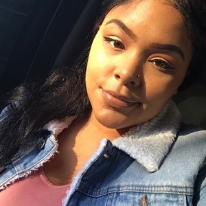 Meet your Posher, Aja